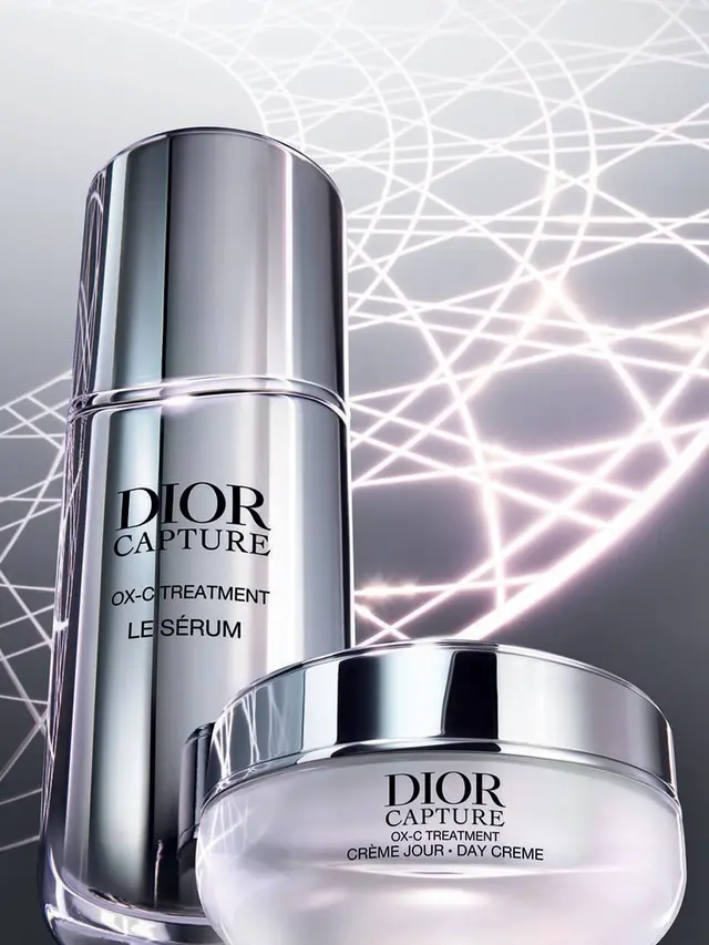 Pesona Awet Muda Charlize Theron Jadi Wajah Baru Dior Capture