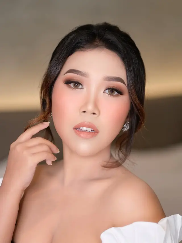6 Potret Kiky Saputri Pakai Gaun Off Shoulder Ini Bikin Pangling