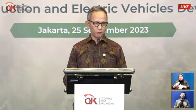 Ketua Dewan Komisioner Otoritas Jasa Keuangan (OJK) Mahendra Siregar dalam OJK International Research Forum 2023, di Jakarta, Senin (25/9/2023). (Arief/Liputan6.com)