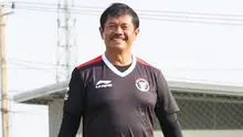 Pelatih kepala Timnas Indonesia U-22, Indra Sjafri saat sesi latihan di Visakha Training Center, Phnom Penh, Kamboja, Sabtu (6/5/2023) jelang menghadapi Timor Leste pada laga ketiga Grup A SEA Games 2023, Minggu, 7 Mei 2023. (Bola.com/Abdul Aziz)