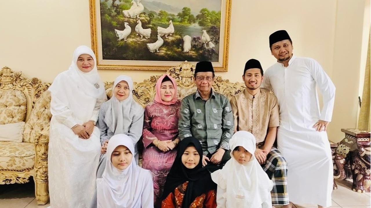 Potret Dua Cucu Mahfud MD Beranjak ABG, Paras Cantiknya Ramai Dipuji