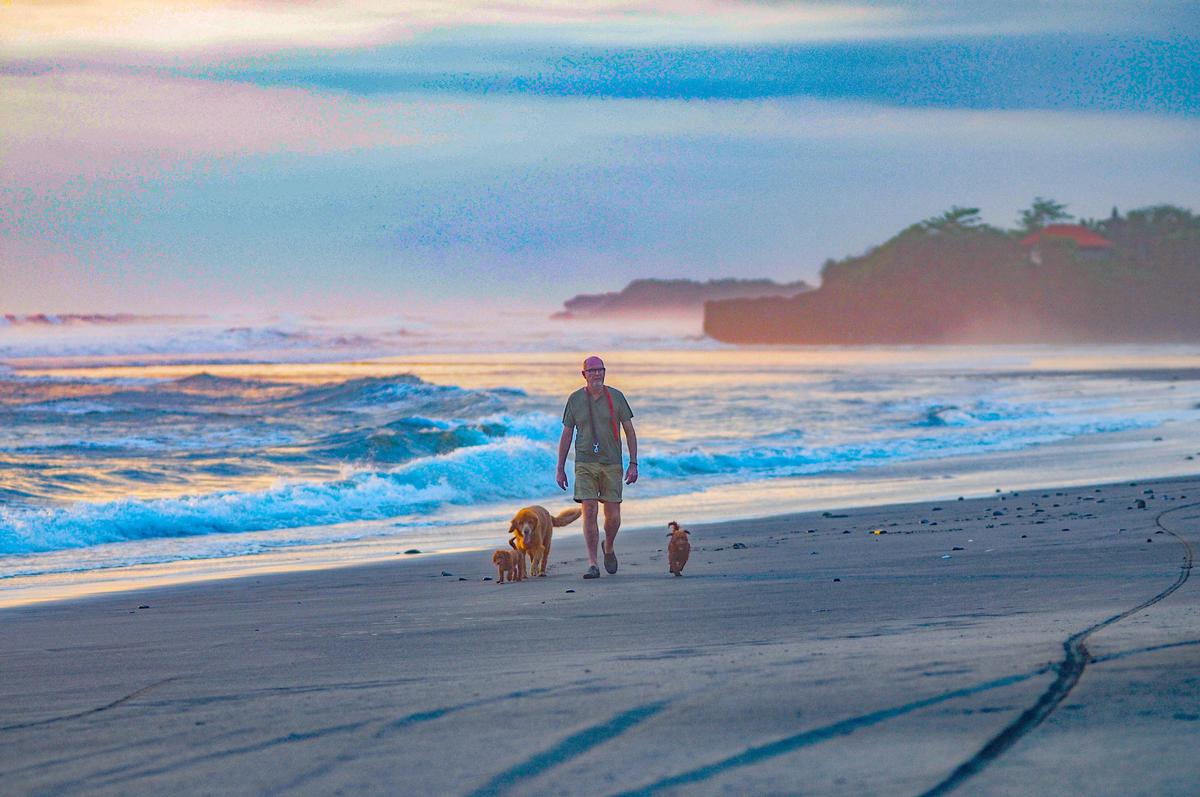 FOTO: Pantai Pasut, Permata Tenang di Tabanan yang Menawarkan Keindahan Senja