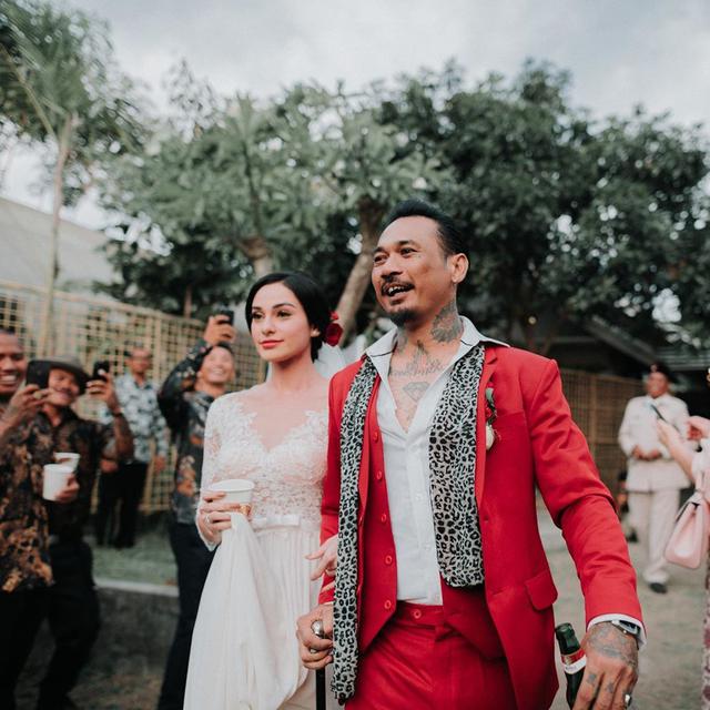 Beda Usia 15 Tahun lebih, Potret 6 Pasangan Artis Ini Dikenal Romantis