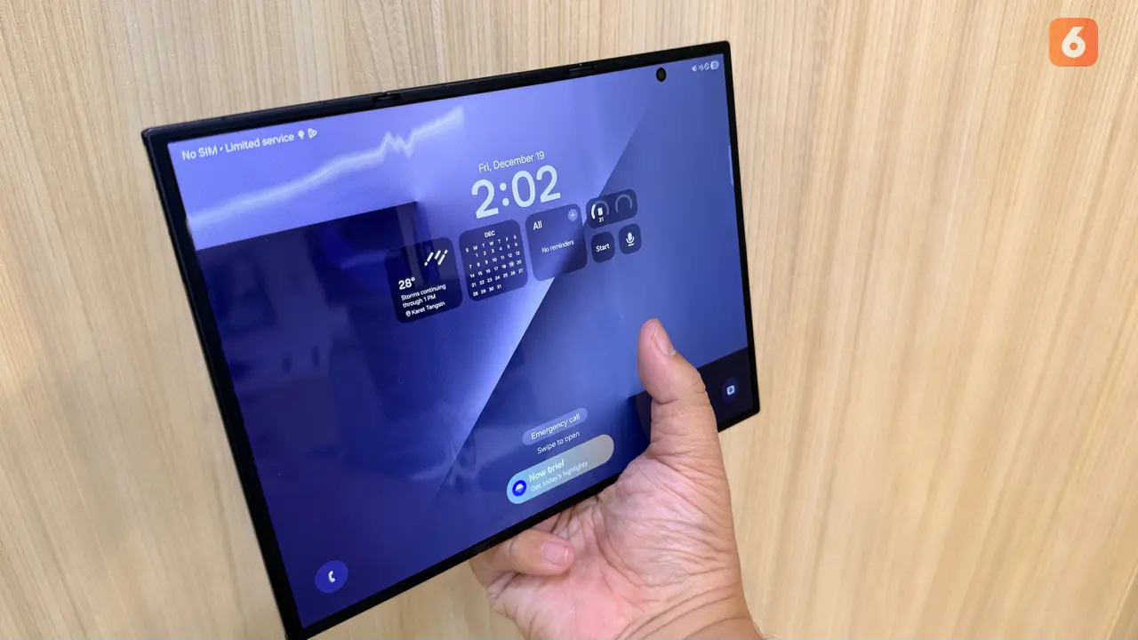 Galaxy Z Trifold