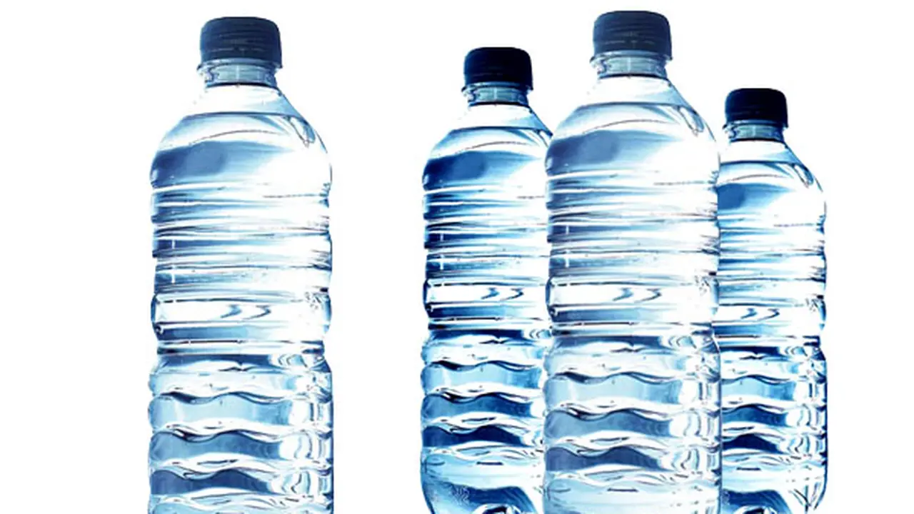Minum Air Minum dalam Kemasan Harus Langsung Habis