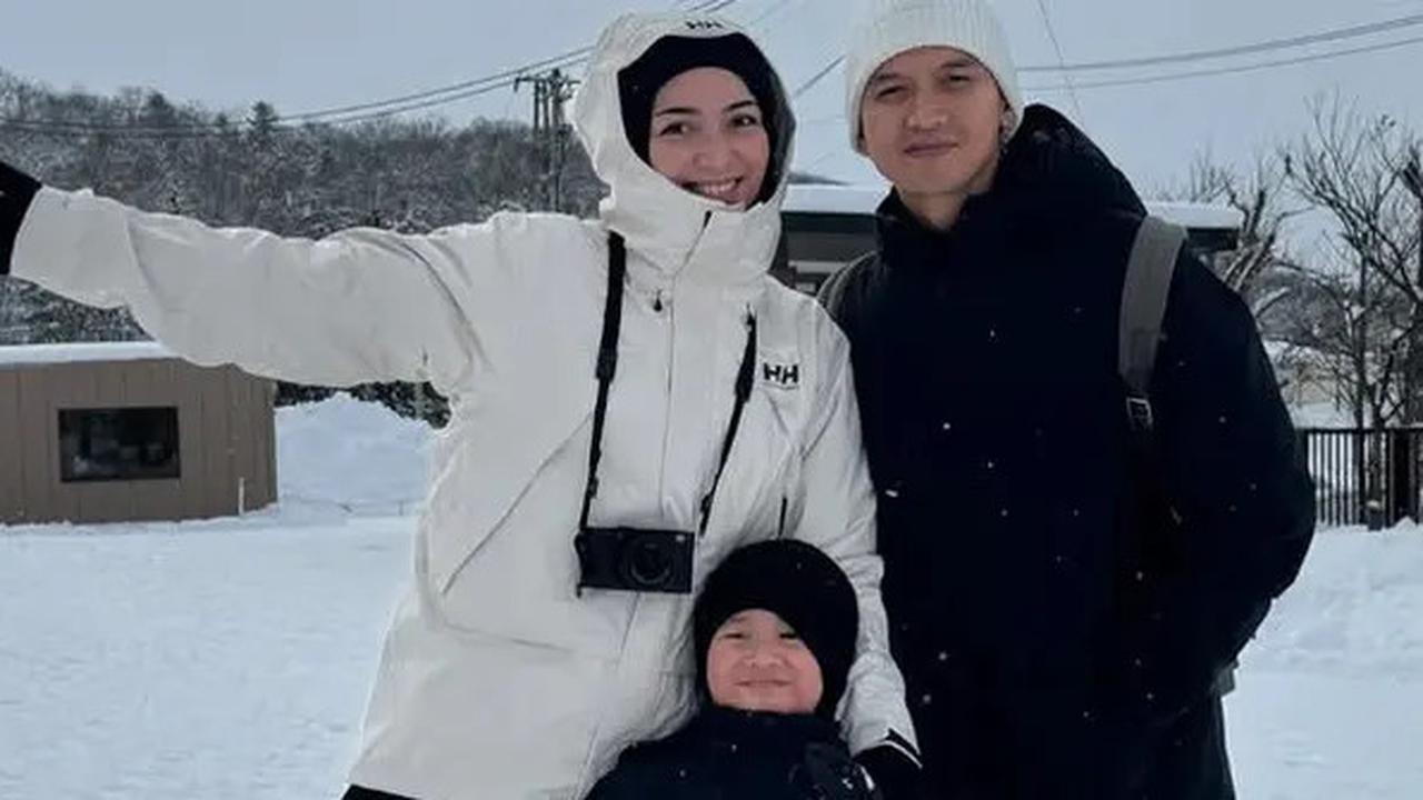 Adu Gaya 10 Artis Liburan Akhir Tahun Pakai Outfit Musim Dingin, dari Citra Kirana, Ricis hingga Aurel Hermansyah, Siapa Paling Cetar?