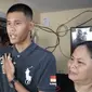 Calon siswa (casis) Bintara Polri yang menjadi korban begal, Satrio Mukhti (18) menyampaikan rasa terima kasihnya kepada Kapolri Jenderal Listyo Sigit Prabowo. (Liputan6.com/Nanda Perdana Putra).