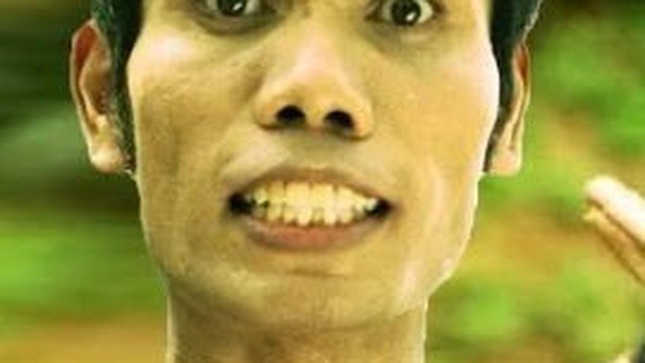Penyanyi dengan Gaya Nyentrik<br>