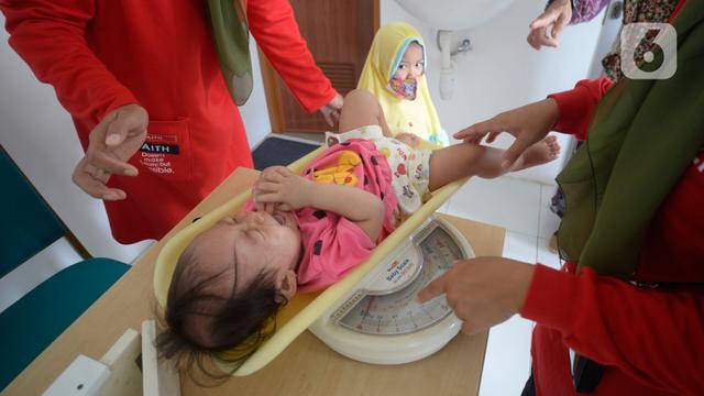 Anak-Anak Saat Divaksin Campak Hingga Polio