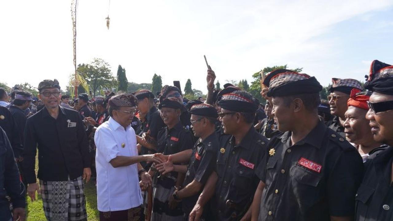 Gubernur Bali Kumpulkan 11 Ribu Pecalang, Pastikan Pengamanan Nyepi Bali Kondusif di Tengah Idul Fitri