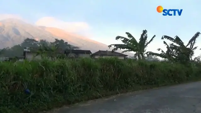 Polisi menyisir desa-desa di Lereng Gunung Agung dan menghimbau warga untuk mengungsi.
