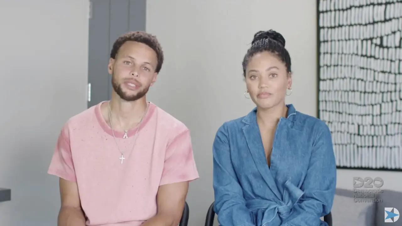 Bintang NBA Stephen Curry bersama Istrinya Ayesha