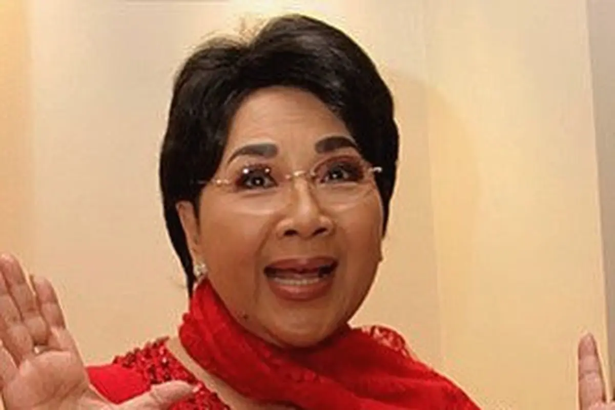 Gunakan Alat Pacu Jantung, Ini 6 Potret Terbaru Titiek Puspa di Usia 82 Tahun