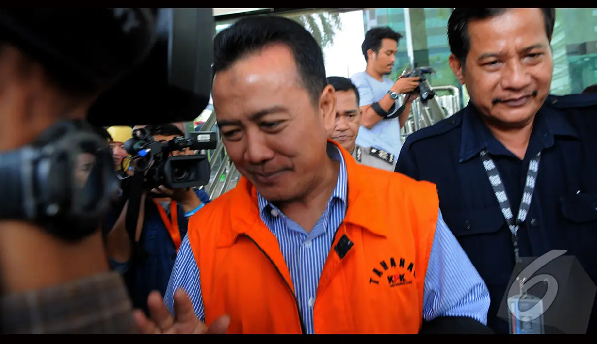 Ade mengaku bahwa telepon gengamnya disita oleh KPK, Jakarta, Rabu (13/8/2014) (Liputan6.com/Faisal R Syam)