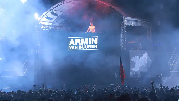 [Bintang] Armin van Buuren