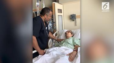 Kejadian mengharukan terjadi di Rumah Sakit Noland, Alabama. Seorang perawat bernama menyanyikan lagu favorit pasiennya sesaat sebelum dibawa pulang ke rumah.