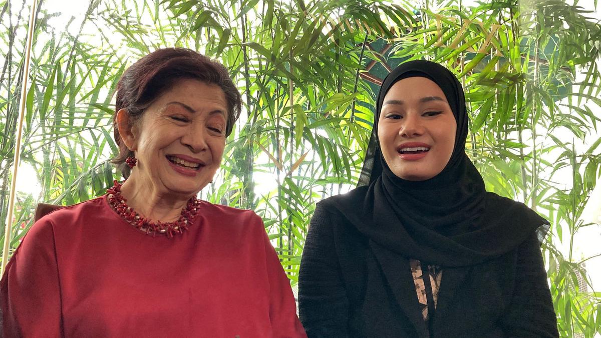 Dinda Hauw Beberkan Plus Minus Main Film Bareng Rey Mbayang