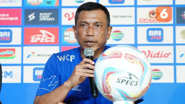 Widodo Cahyono Putro Saat Sesi Press Conference Pre Match Arema FC vs Persija Jakarta