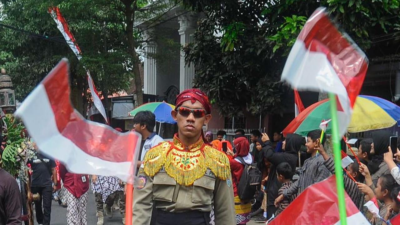 Pada Kirab Pusaka ini juga menghadirkan abdi dalem atau prajurit Keraton Yogyakarta.