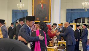 Ekspresi Titiek dan Keluarga saat Soeharto Ditetapkan jadi Pahlawan Nasional