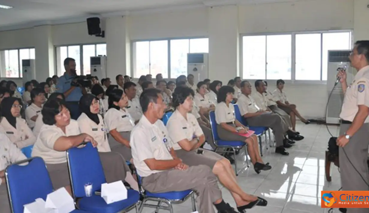 Citizen6, Tanjung Priok: Segenap PNS Kolinlamil ketika sesi tanya jawab dalam kegiatan sosialisasi tentang Tupok Orgapros Korpri TNI AL di Gedung Laut Natuna Mako Kolinlamil Tanjung Priok, Jakarta Utara Kamis, (1/11). (Pengirim: 

