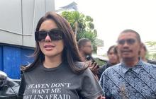 Ditengah Perseteruan dengan Vadel Badjideh, Nikita Mirzani Pilih Berangkat Umrah Bareng 3 Sahabatnya