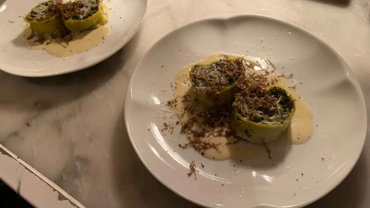 Rotolo di Spinaci e Ricotta, salah satu hidangan yang disajikan Chef Claudio Rossi dalam Pekan Kuliner Italia di Dunia edisi ke-9. (Liputan6.com/Benedikta Miranti)