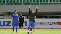 Luong Xuan Truong saat mengikuti sesi latihan sebelum melawan Timnas Indonesia di Stadion Pakansari, Bogor, (02/12/2016). (Bola.com/Nicklas Hanoatubun)