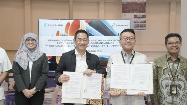 Penandatanganan kerja sama antara Krakatau Steel dengan Pertagas mengenai  penyediaan jasa pipanisasi Bahan Bakar Minyak (BBM). (Dok Pertamina)