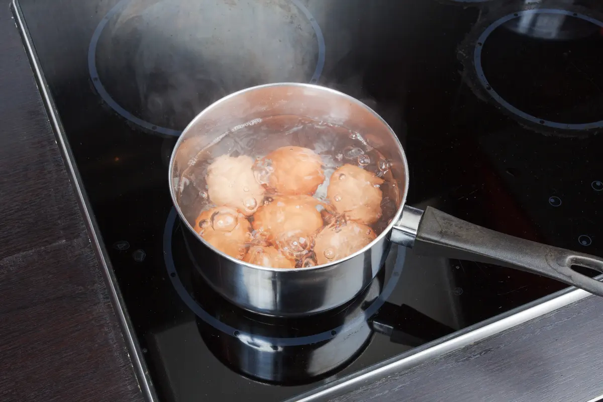 merebus telur