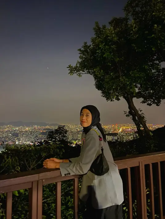Sejak pertandingan debutnya di Korea Selatan viral, kini semakin banyak netizen Indonesia yang menantikan pertandingan Megawati di lapangan. Banyak netizen asal Indonesia mendukung setiap pertandingan dan mendoakan untuk kemenangannya. (Liputan6.com/IG/megawatihangestrip)