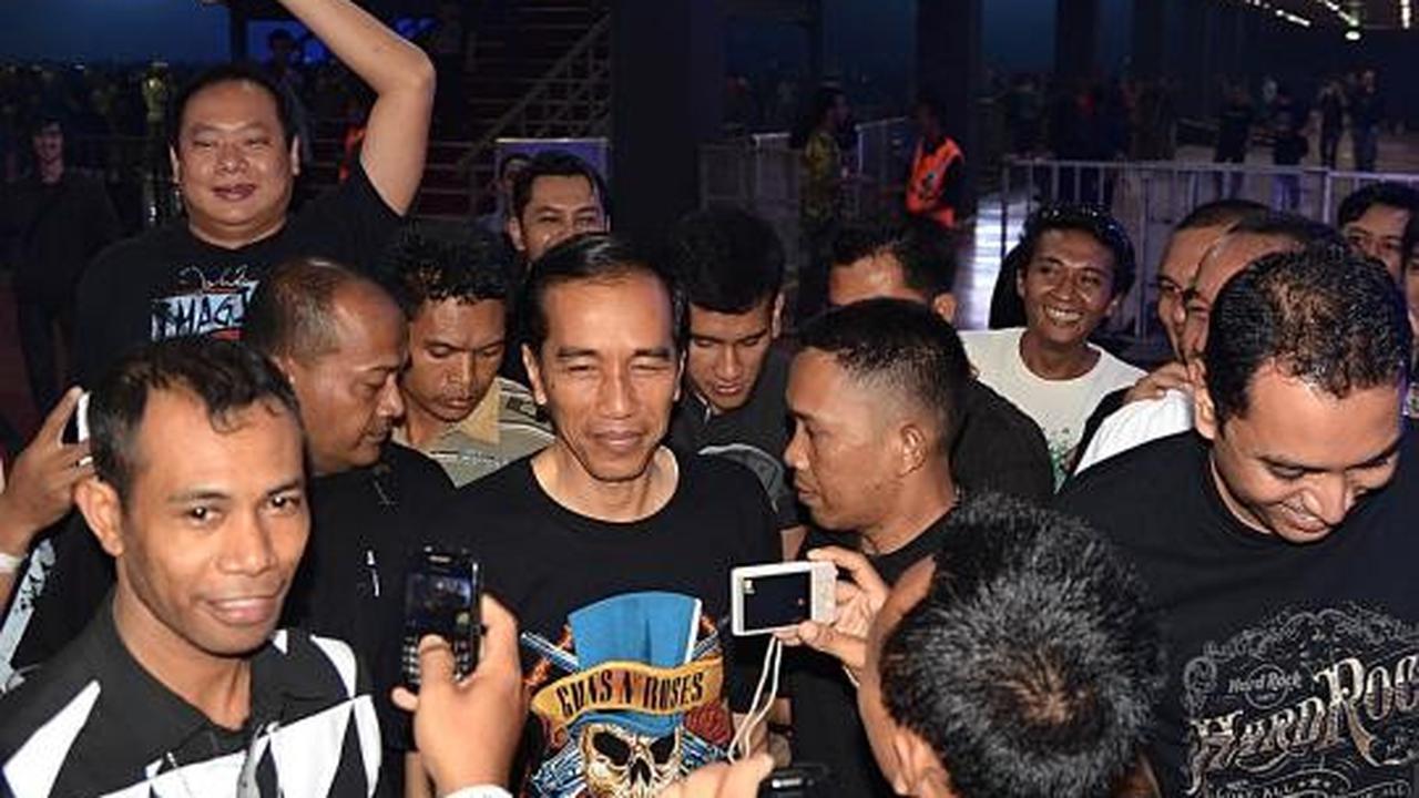 Berkaos GNR, Jokowi bergoyang di konser Guns N Roses