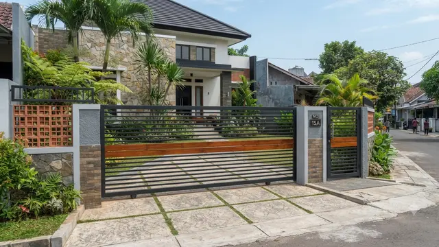 Model Gerbang Rumah Kecil yang Elegan Model Bilah Horizontal