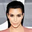 Kim Kardashian adalah artis yang terkenal dengan acara televisi The Kardashians yang menceritakan kehidupan pribadi keluarganya.