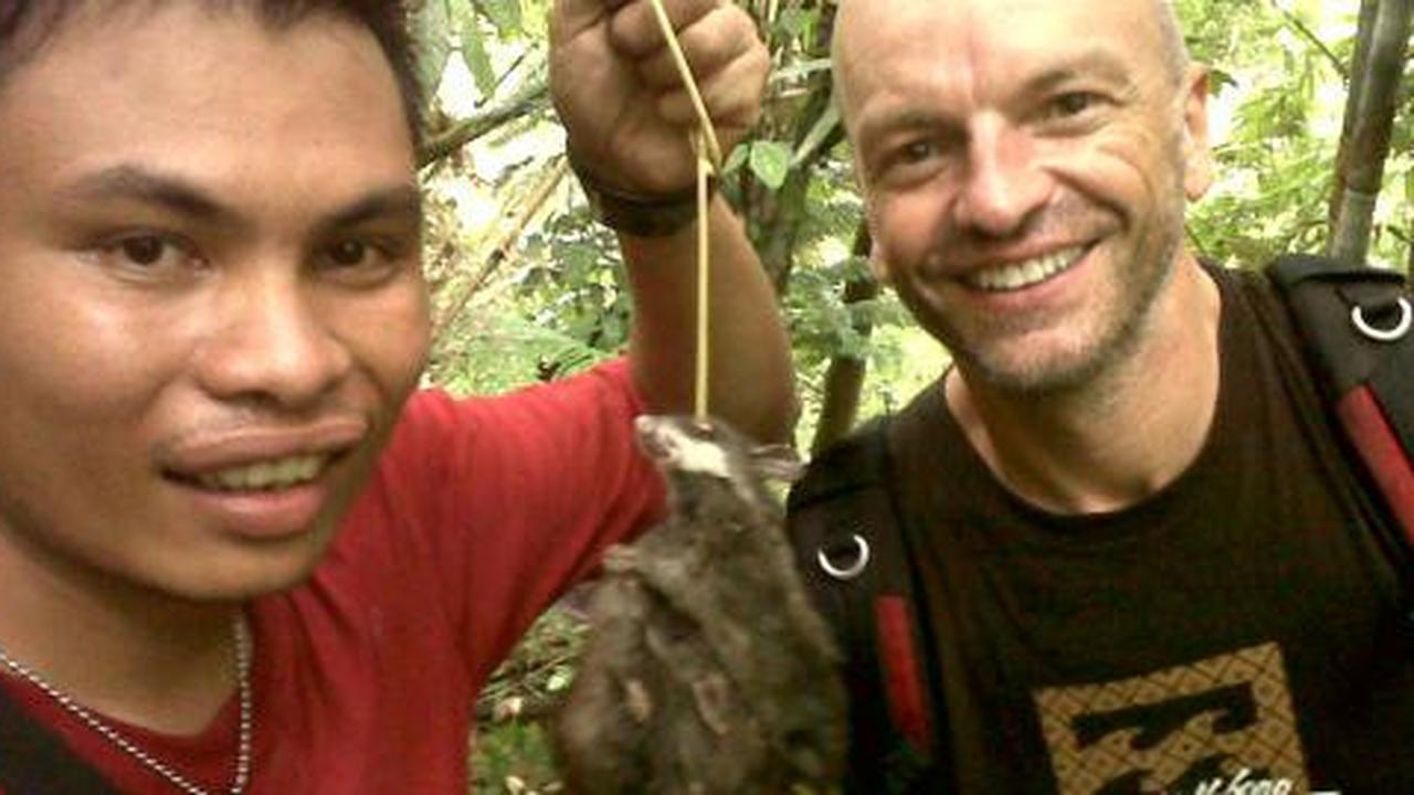 Turis asing keranjingan berburu tikus di Tomohon