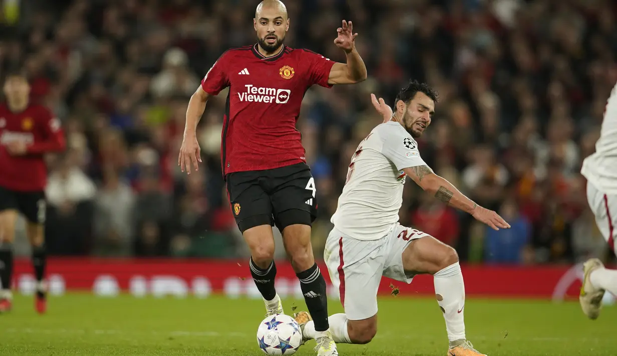 Sementara itu, Galatasaray menduduki peringkat dua dengan poin 4. (AP Photo/Dave Thompson)