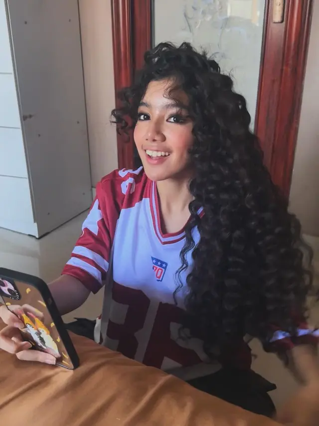 Ngedance di Festival, Ini 6 Potret Leticia Anak Sheila Marcia Tampil Pakai Makeup