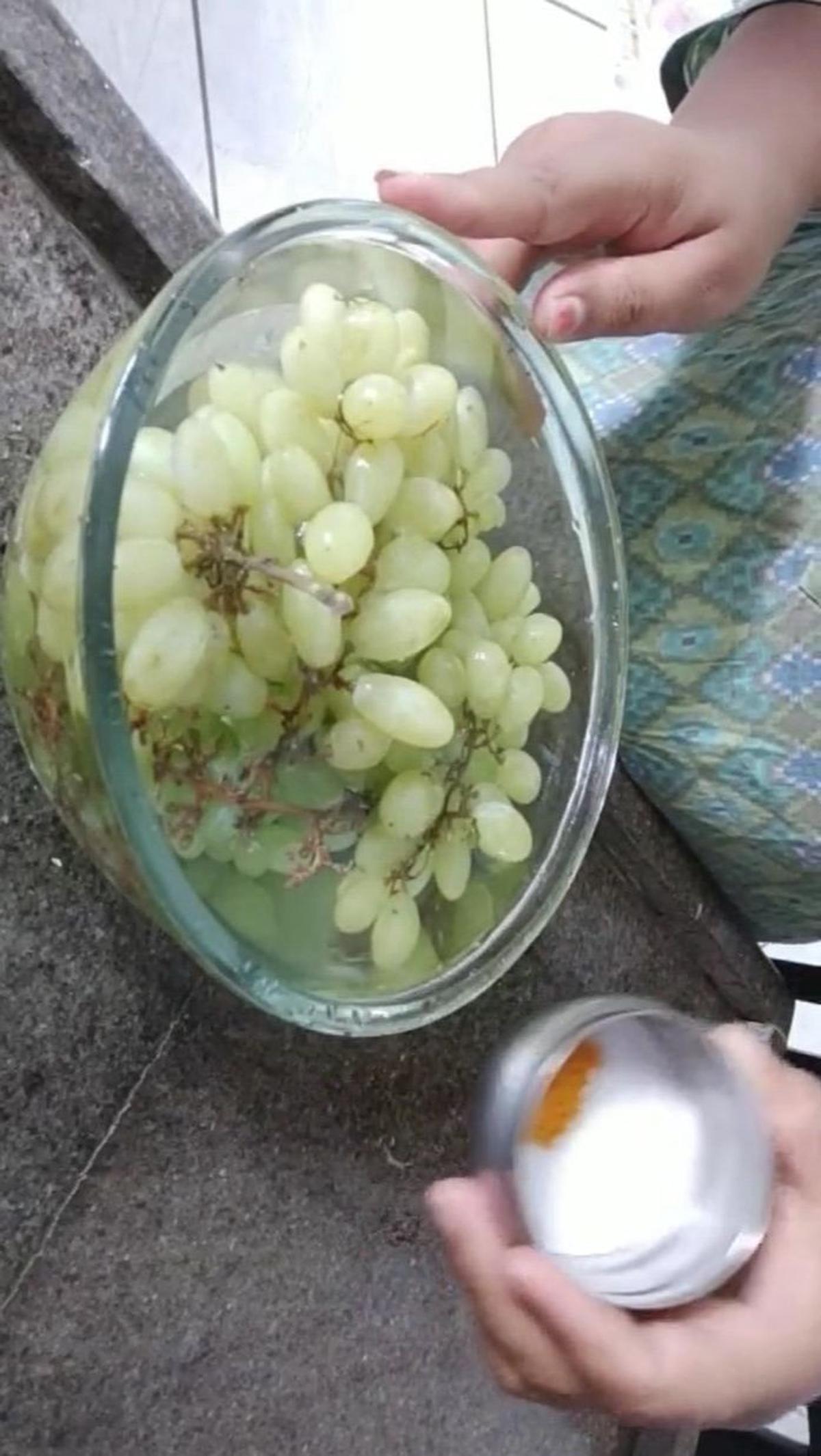 Tambahkan Garam dan Bubuk Kunyit