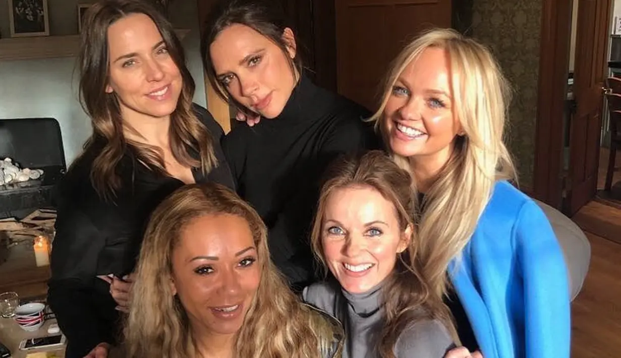 Usai Victoria Beckham membantah Spice Girls akan melakukan tur, ternyata Mel B memberikan informasi berbeda. (instagram/victoriabeckham)