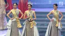 Finalis Nadia Purwoko dari Bengkulu (tengah) terpilih sebagai Miss Grand Indonesia 2018 didampingi runner up dari Sumatera Utara, Vivi Wijaya dan DKI Jakarta, Stefani Cecilia Munte di JCC Jakarta, Sabtu (21/7)  (Liputan6.com/Angga Yuniar)