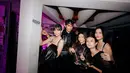 Tampak sejumlah KOL dan selebritas meramaikan keseruan YSL Beauty Jakarta Block Party. [Foto: YSL.DOK]