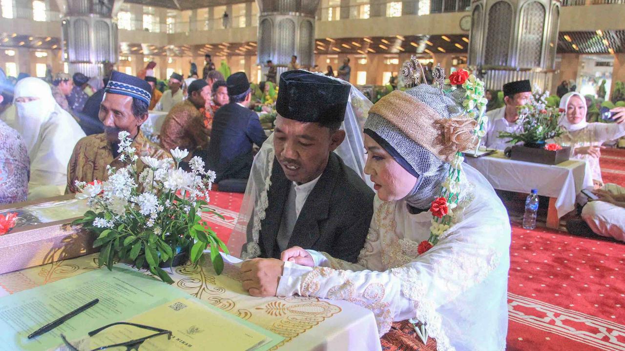 FOTO: 51 Pasangan Resmi Menikah Gratis di Masjid Istiqlal