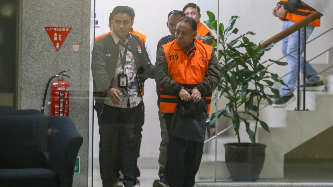 KPK Tahan Rektor Unsoed Usai OTT Penerimaan Mahasiswa Baru