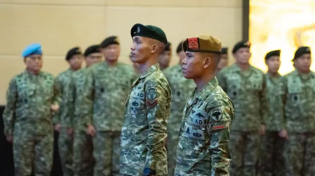 Sosok Dua Prajurit TNI  yang Turunkan Bendera Bulan Bintang, Diberi Kenaikan Pangkat Luar Biasa