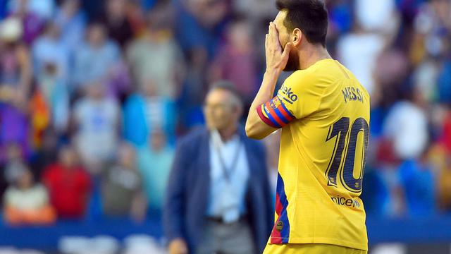 La Liga: Barcelona Dibantai Levante