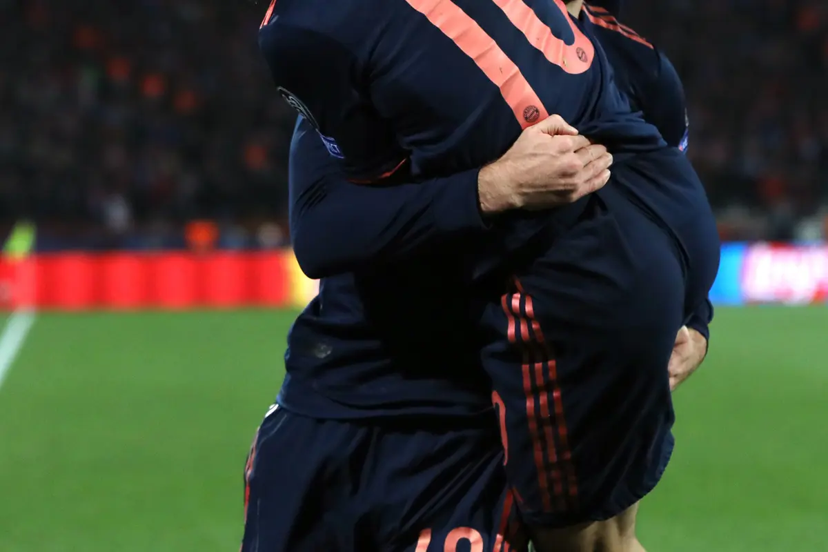 Lewandowski Quattrick, Bayern Munchen Bungkam Crvena Zvezda 0-6