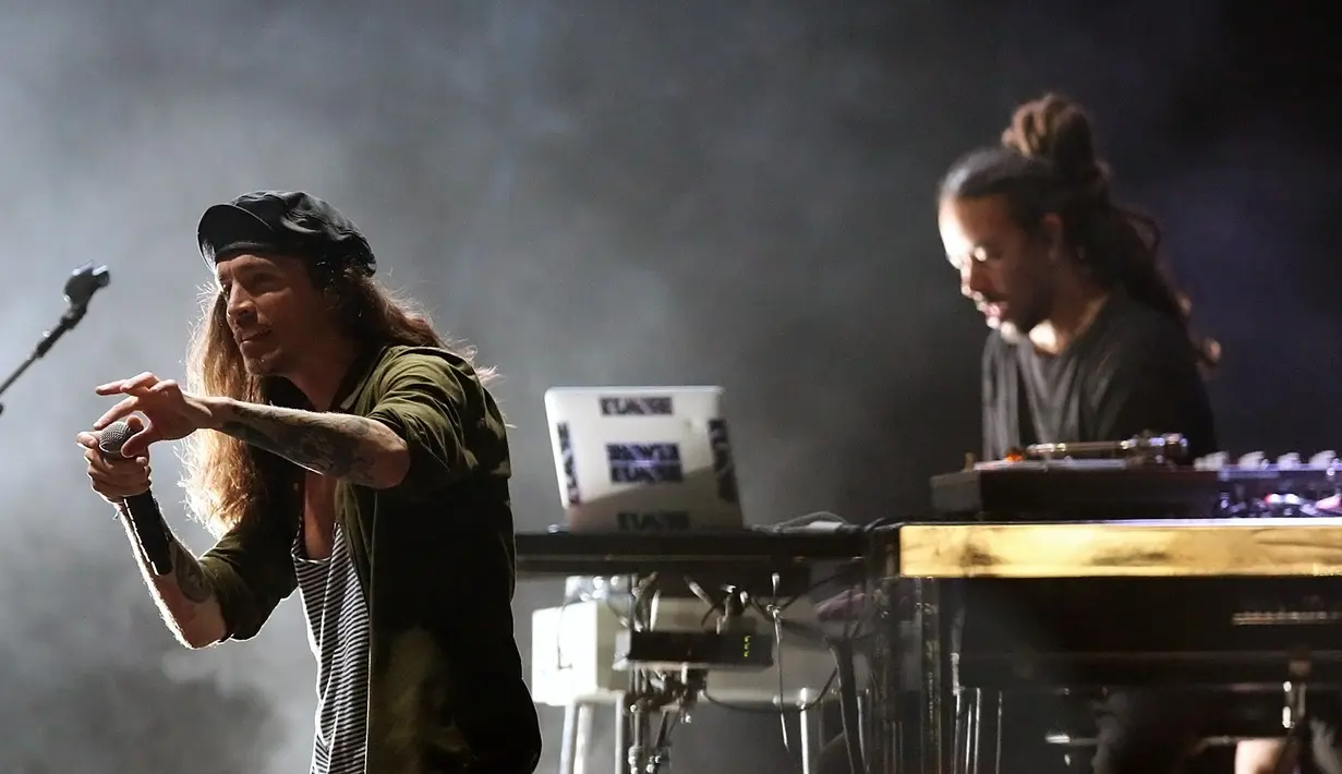 Para penonton pun seakan belum merasa puas ketika Incubus menyudahi penampilan mereka. (Bambang E. Ros/Bintang.com)