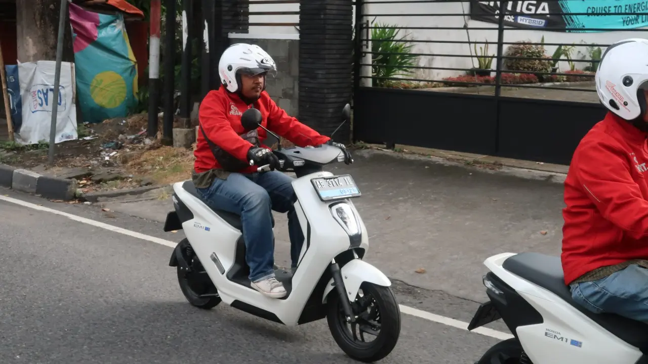 Ini yang Harus Diperhatikan saat Mengendarai Motor Listrik (ist)
