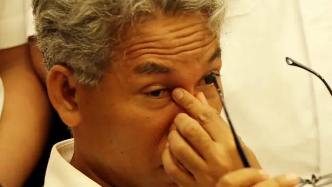 Beri Klarifikasi, Buni Yani Menangis