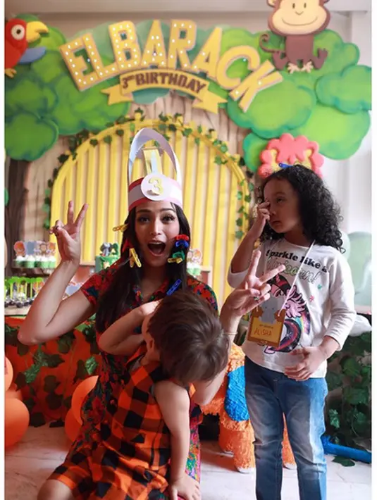 "Terakhir komunikasi (sama Ledwig) pas anak aku umur 2 tahun, 'El udah bisa ini itu', dan dia (Ledwig) bawaannya dingin," terangnya. (Instagram/inijedar)